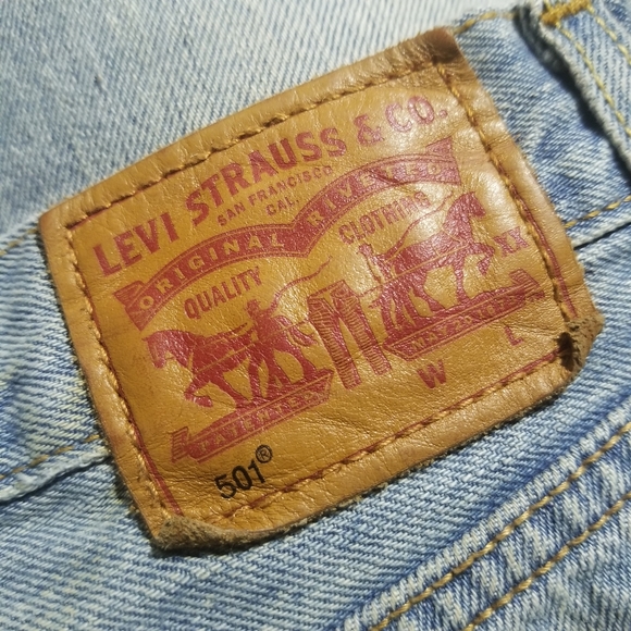 Cropped Levi's 501 - Picture 3 of 7